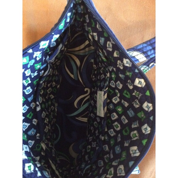 INVENTORY REDUCTION SALE. Vera Bradley Medium Size Purse B18 - Picture 2 of 3